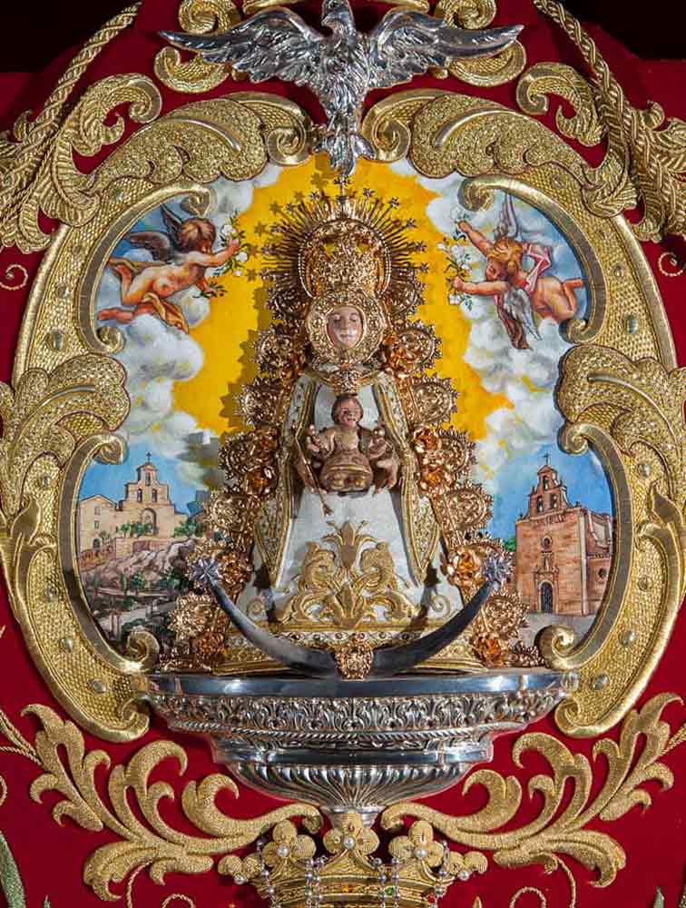 Virgen del Rocío del simpecado Linares