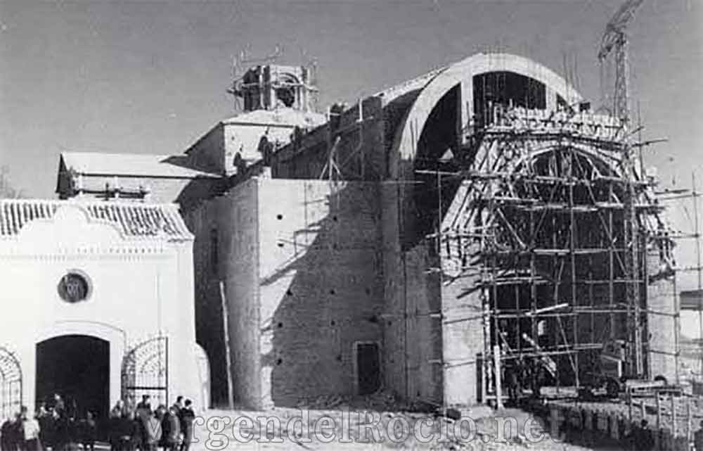 construcción-santuario-Virgen-del-Rocio
